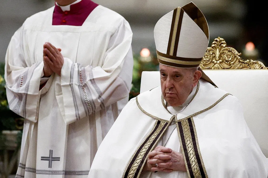 FILE PHOTO: Pope Francis attends the Vespers prayer service to celebrate the conversion of St. Paul at St. Paul's Basilica in Rome, Italy, January 25, 2023. REUTERS/Guglielmo Mangiapane/File Photo