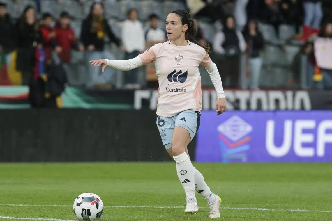 Soccer Football - Women's Nations League - League A - Portugal v Spain - Estadio Capital do Movel, Pacos de Ferreira, Portugal - April 4, 2025  Spain's Aitana Bonmati during the warm up before the match REUTERS/Miguel Vidal