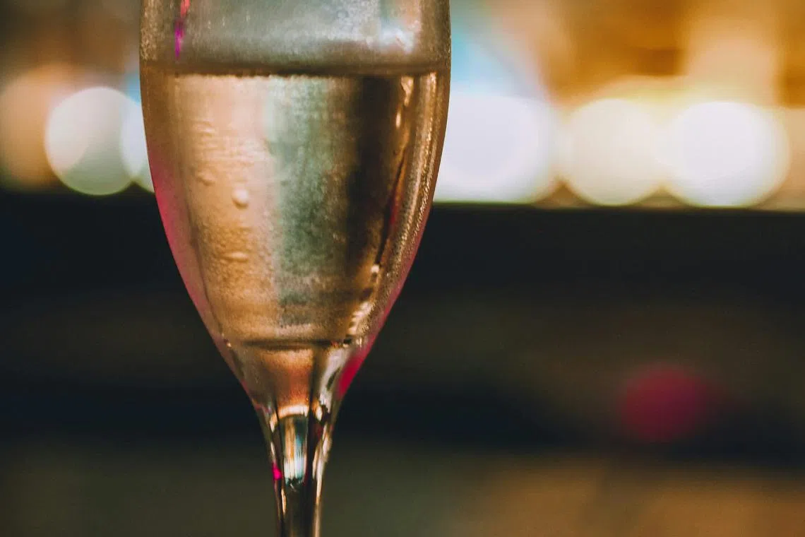 The winemaker sold fake champagne he made with wines from Spain and southern France, to which he added aromas and gas to make them sparkling.