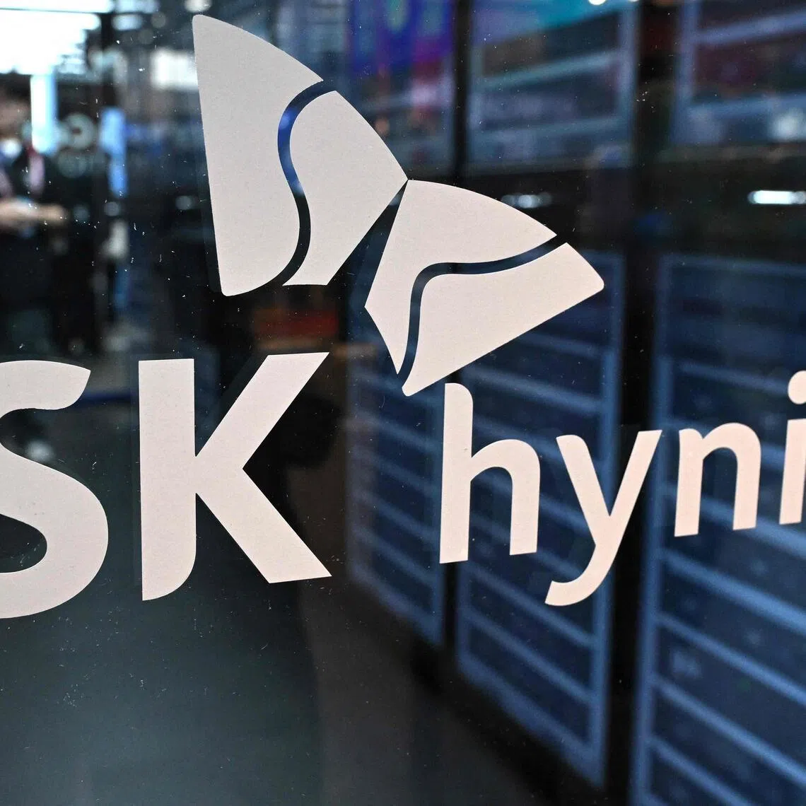 SK Hynix allocates 10 per cent of operating profit to employees as bonuses. Thanks to the AI boom, that resulted in an average payout of 1.5 times annual salaries in 2025. 