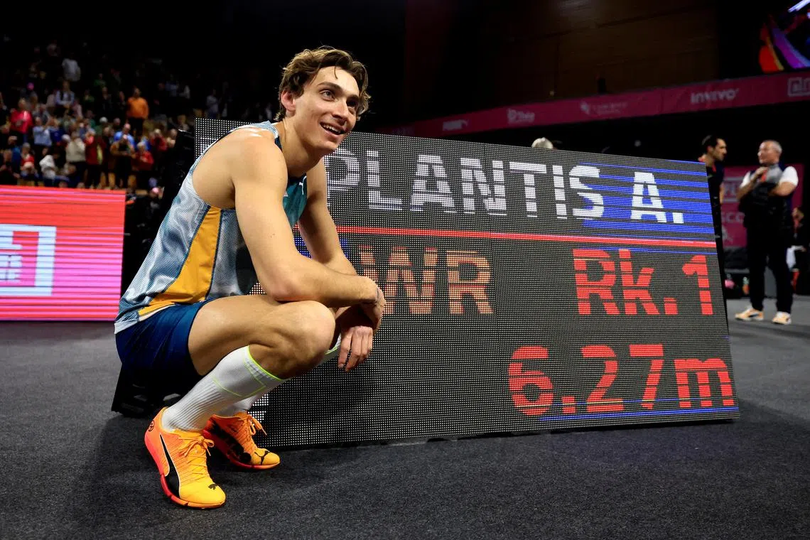 Athletics - Pole Vault - All Star Perche by SCC - Maison des Sport, Clermont-Ferrand, France - February 28, 2025 Sweden's Armand Duplantis celebrates after setting a new world record to win the men's pole vault REUTERS/Manon Cruz