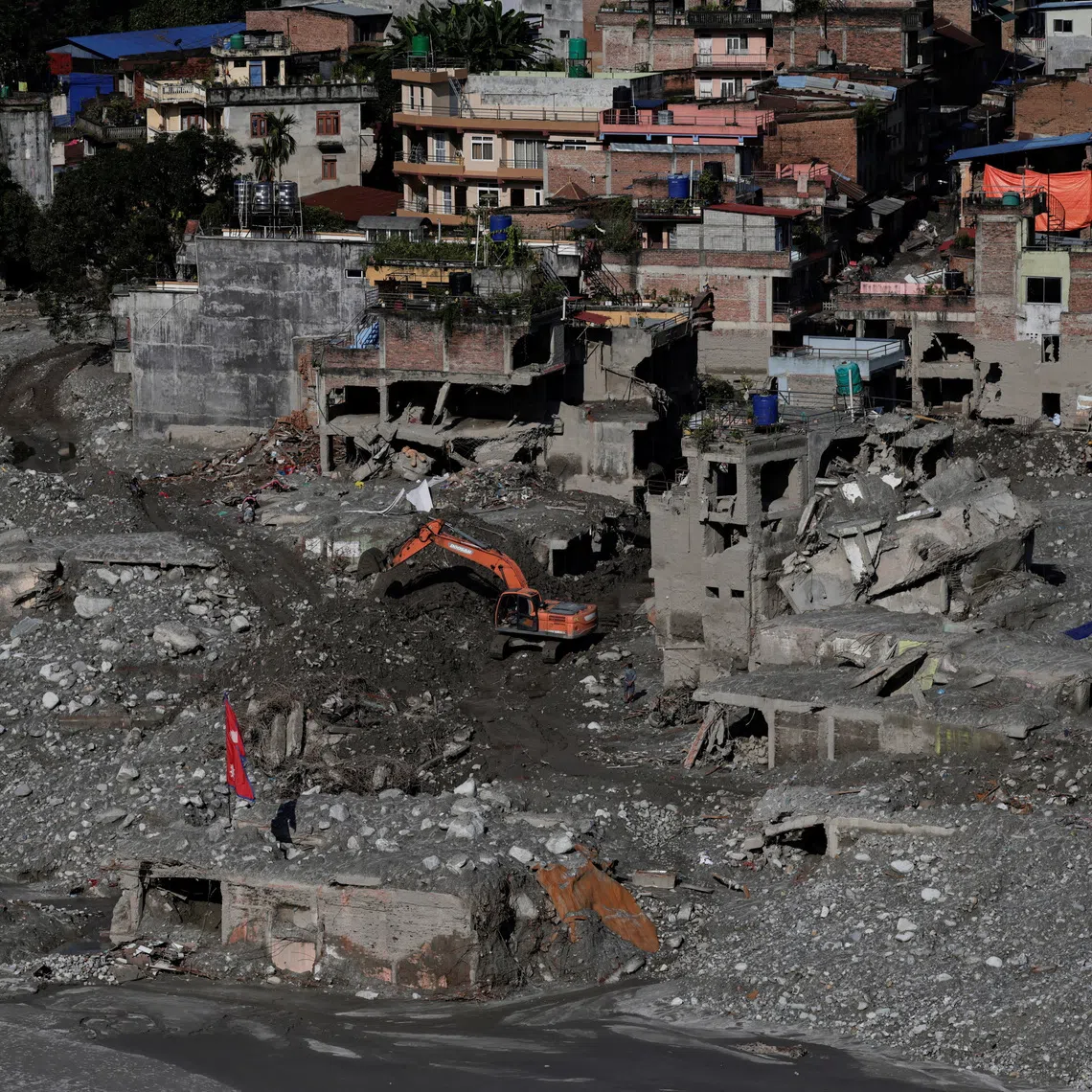 The floods that swept through parts of Tibet and Nepal on the morning of Aug 26 have taken more than 1,450 lives.