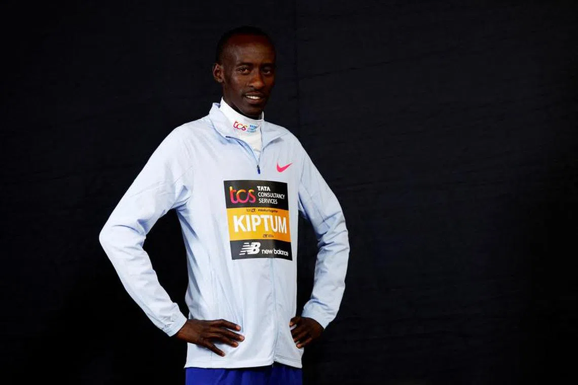 FILE PHOTO: Athletics - London Marathon - Elite Men Press Conference - London, Britain - April 20, 2023 Kenya's Kelvin Kiptum poses after the press conference ahead of the London Marathon.  Action Images via Reuters/Andrew Boyers/File Photo