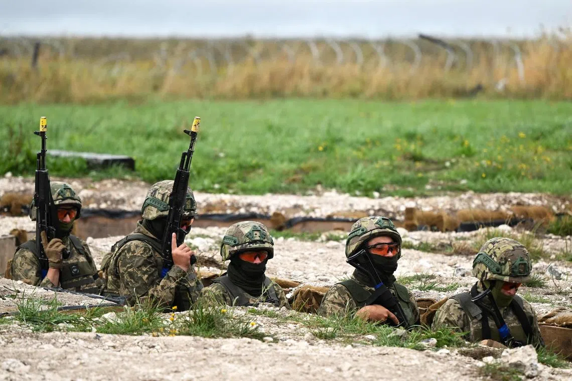 A shortage of Soviet-style equipment was one of the challenges of the current training in the EU. 