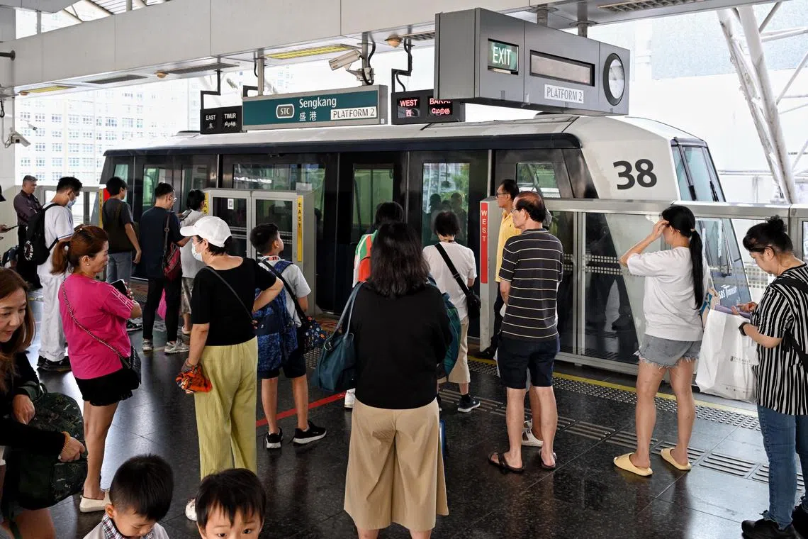 ST20240905_202419600506 Kua Chee Siong/ pixgeneric/ Generic pix of passengers waiting to board the the Light Rail Transit (LRT) train at the Sengkang LRT station, on Sep 5, 2024.
