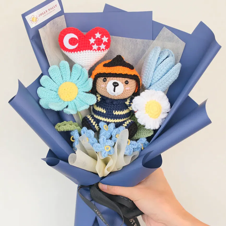 At Carer’s online and pop up stores, you can find handmade pipe cleaner flowers and other trinkets specially crafted by seniors under their care. Those looking for occasion bouquet can check out home-based business Jolly Pally.