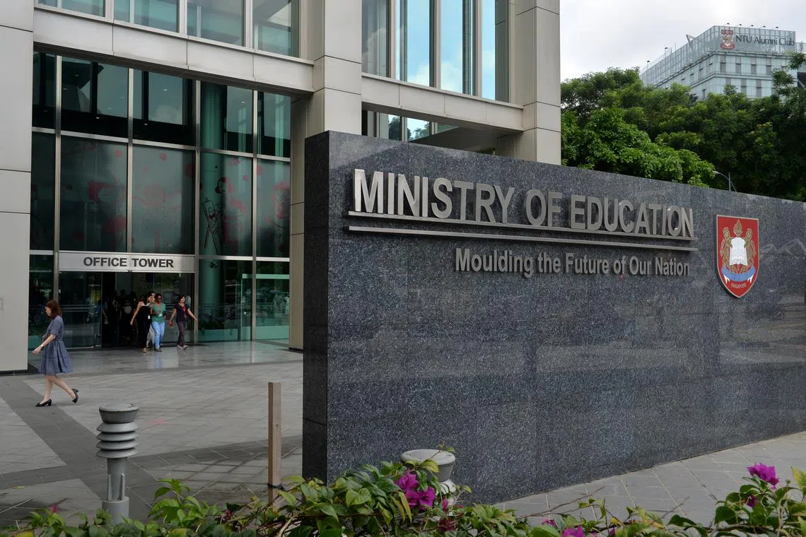 A total of 52 principals were appointed to new schools, among whom 27 are first-timers.