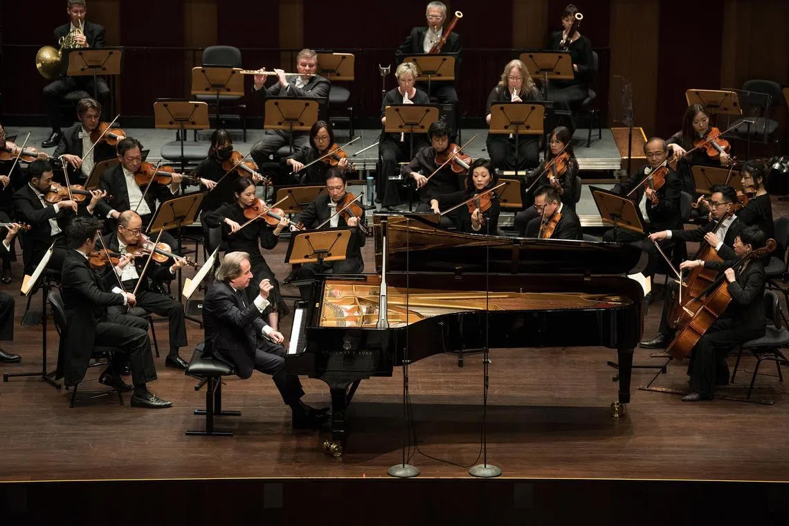 tlrudolf11 - Rudolf Buchbinder – Beethoven Piano Concertos

Credit: Jack Yam