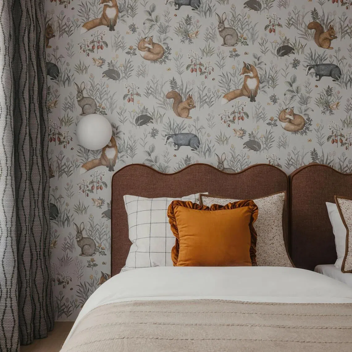 yafeature04 - Feature wall using wallpaper


Credit: GLORIOUS STATE