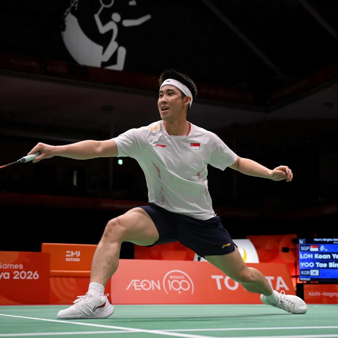 Loh Kean Yew of Singapore in action against South Korea’s Yoo Tae-Bin during the Asian Games badminton men’s singles semi-final at the Ichinomiya City Municipal Gymnasium on Sept 28.