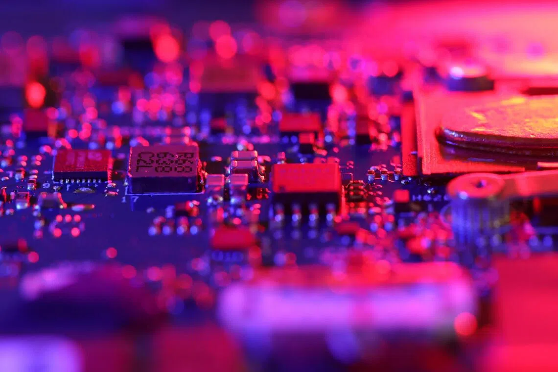 Universal Quantum is among a wave of startups and corporate labs striving to create new machines capable of solving problems classical computers cannot, potentially leading to breakthroughs in fields like medicine and finance.