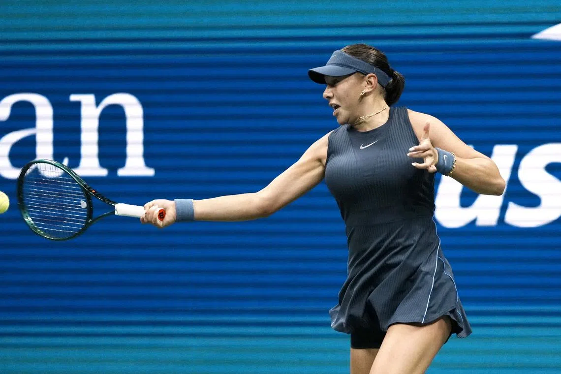 Tennis - U.S. Open - Flushing Meadows, New York, United States - September 1, 2025 Amanda Anisimova of the U.S. in action during her round of 16 match against Brazil's Beatriz Haddad Maia REUTERS/Eduardo Munoz