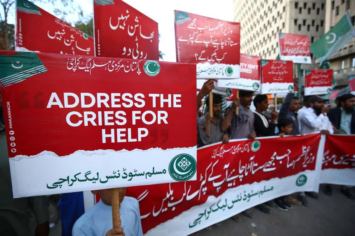 Protesters demanded an end to rising inflation and the government's failure to control the prices of basic products.