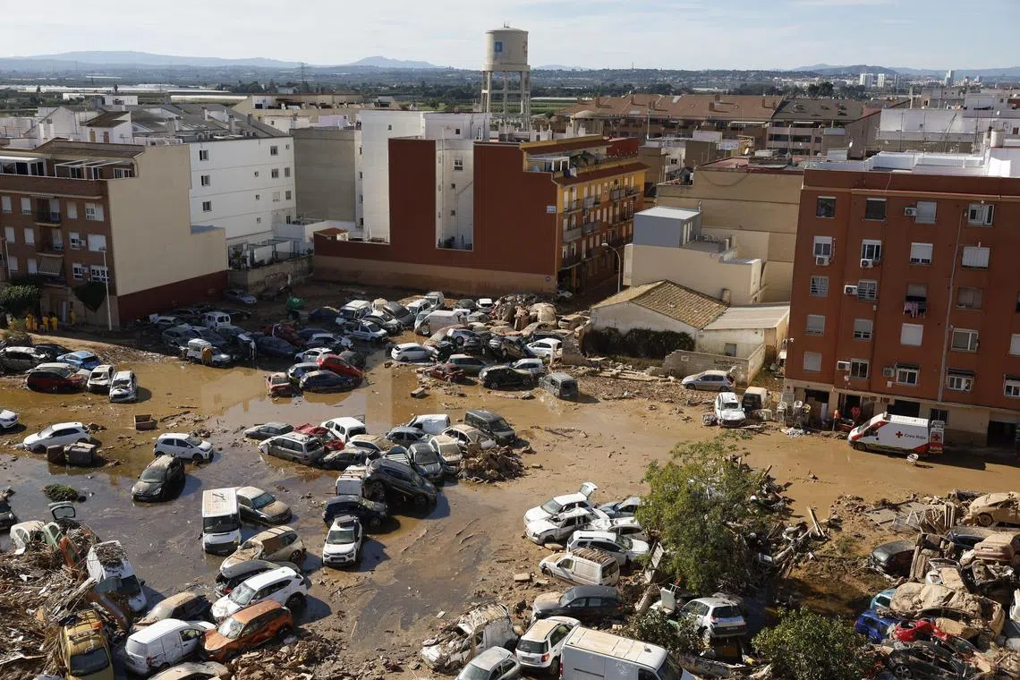 epa11713002 A view of an affected area after the flooding in Paiporta, Valencia, Spain, 10 November 2024. An influx of emergency workers, volunteers and materials arrived to advance recovery efforts in areas affected by the flood that devastated Valencia and neighboring provinces after the DANA (high-altitude isolated depression) weather phenomenon hit the east of the country on 29 October, causing at least 219 fatalities. EPA-EFE/Jorge Zapata