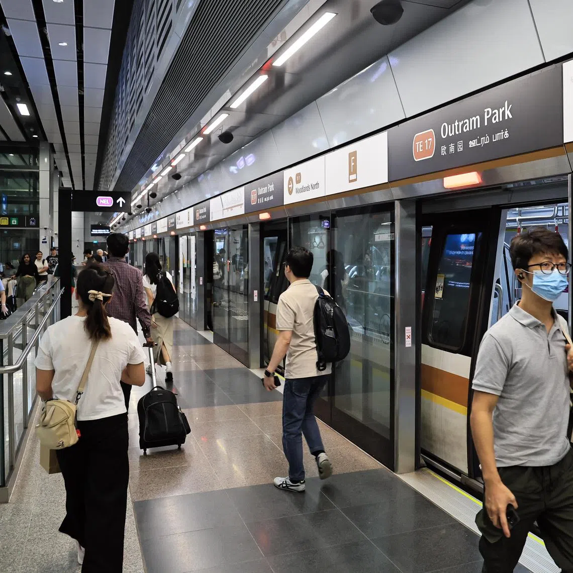 The delay, spanning 19 stations, affected those travelling in both directions.