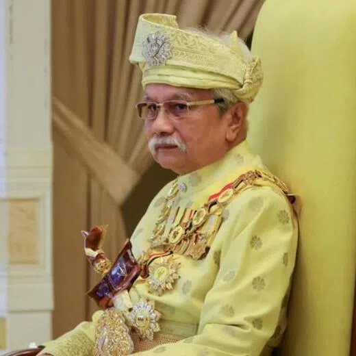 The council said the state government and all state officers shall continue to recognise Tuanku Muhriz as the Yang di-Pertuan Besar.