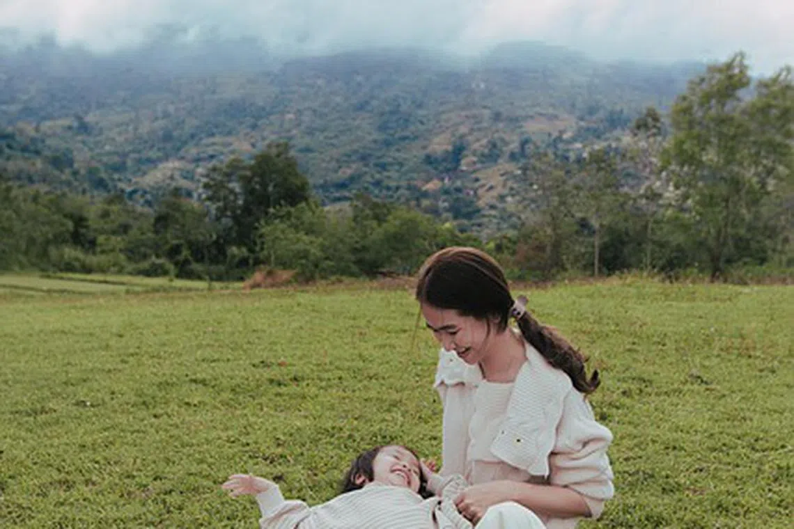 mother and child, meadow, family, park, happy mothers day, outdoors, nature, mom, mum