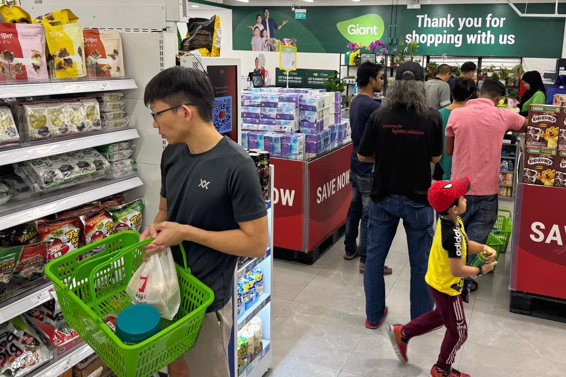 Generic photo of the Giant supermarket at Plantation Plaza taken on March 25, 2025. Can be used for cost of living, groceries, food prices, economy stories.