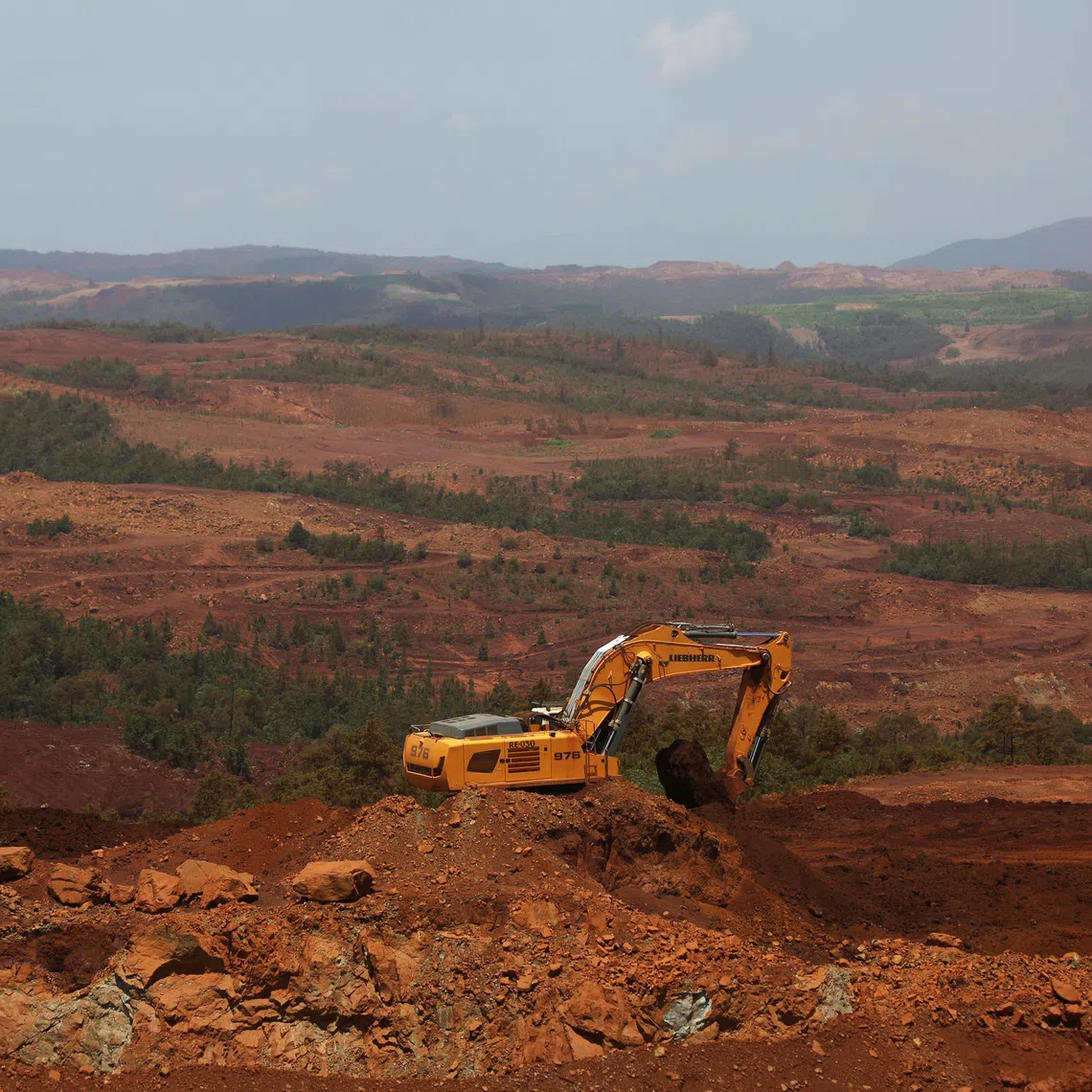 A excavator is seen in an area used by the nickel plant Pedro Soto Alba in the eastern city of Moa, Cuba, June 10, 2016. REUTERS/Alexandre Meneghini