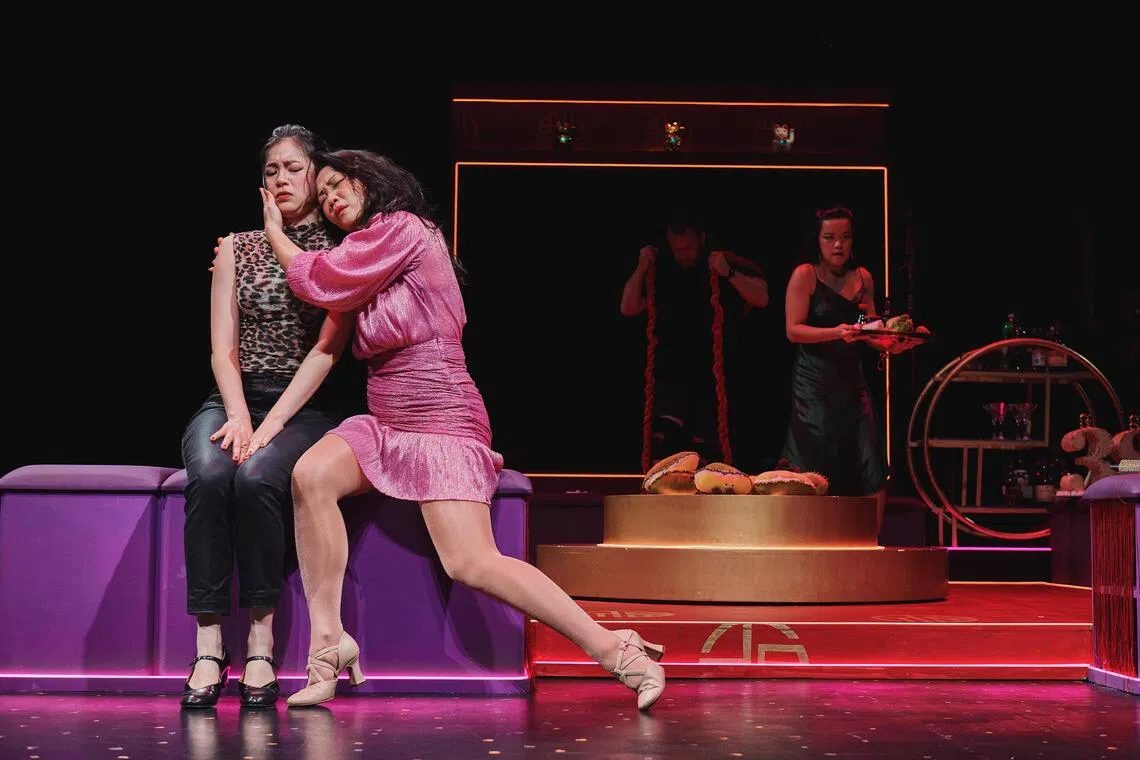 sfrich02 - SRT, La Boite & STC's Congratulations, Get Rich - Kimie Tsukakoshi, Seong Hui Xuan

Credit and copyright: TUCKYS PHOTOGRAPHY