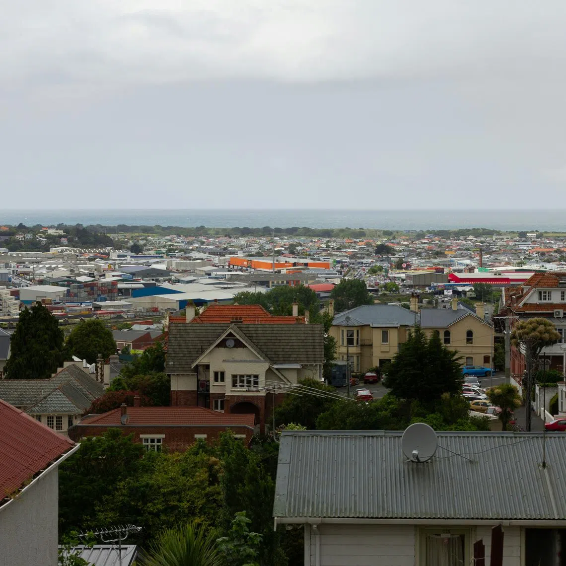 Investors on the foreign investor migrant visa reintroduced in April would be able to buy or build one home if it costs at least NZ$5 million (S$3.78 million).