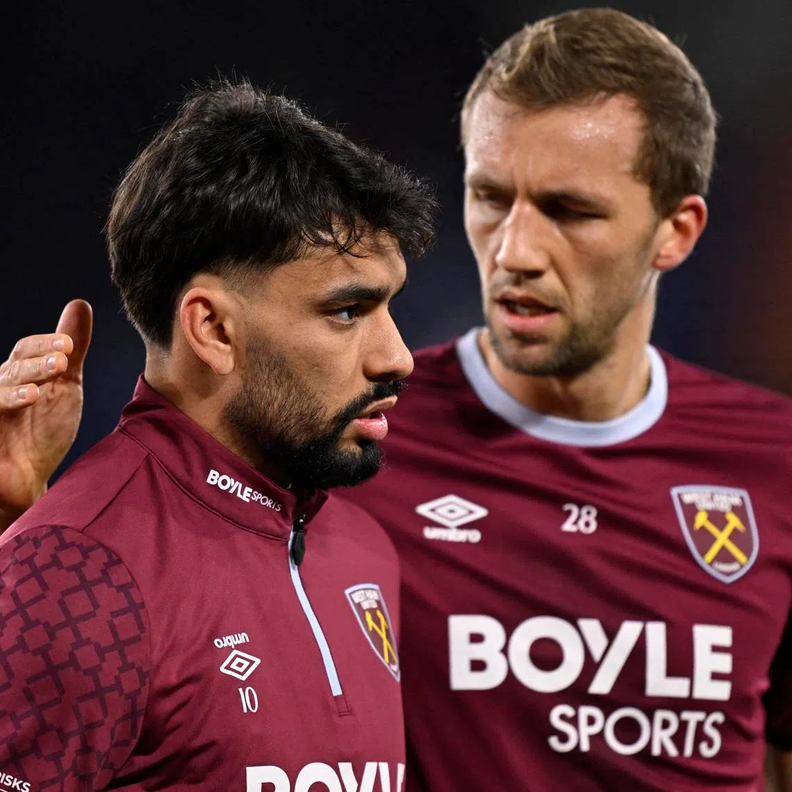 Soccer Football - Premier League - West Ham United v Nottingham Forest - London Stadium, London, Britain - January 6, 2026 West Ham United's Lucas Paqueta and West Ham United's Tomas Soucek during the warm up Reuters/Tony O Brien