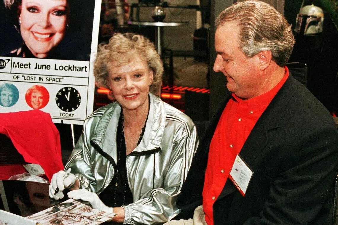 Lockhart is survived by two daughters and four grandchildren.