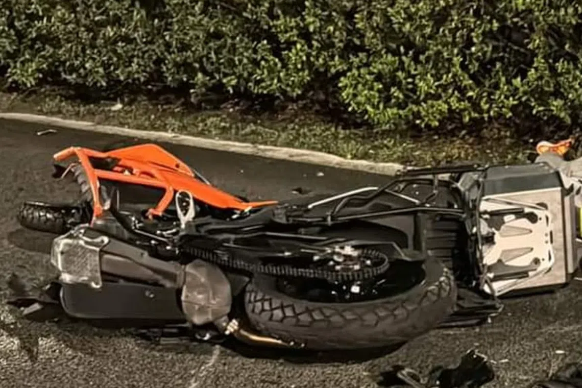 The accident happened along the Ayer Rajah Expressway towards Tuas, near the Benoi Road exit, at about 12.45am.