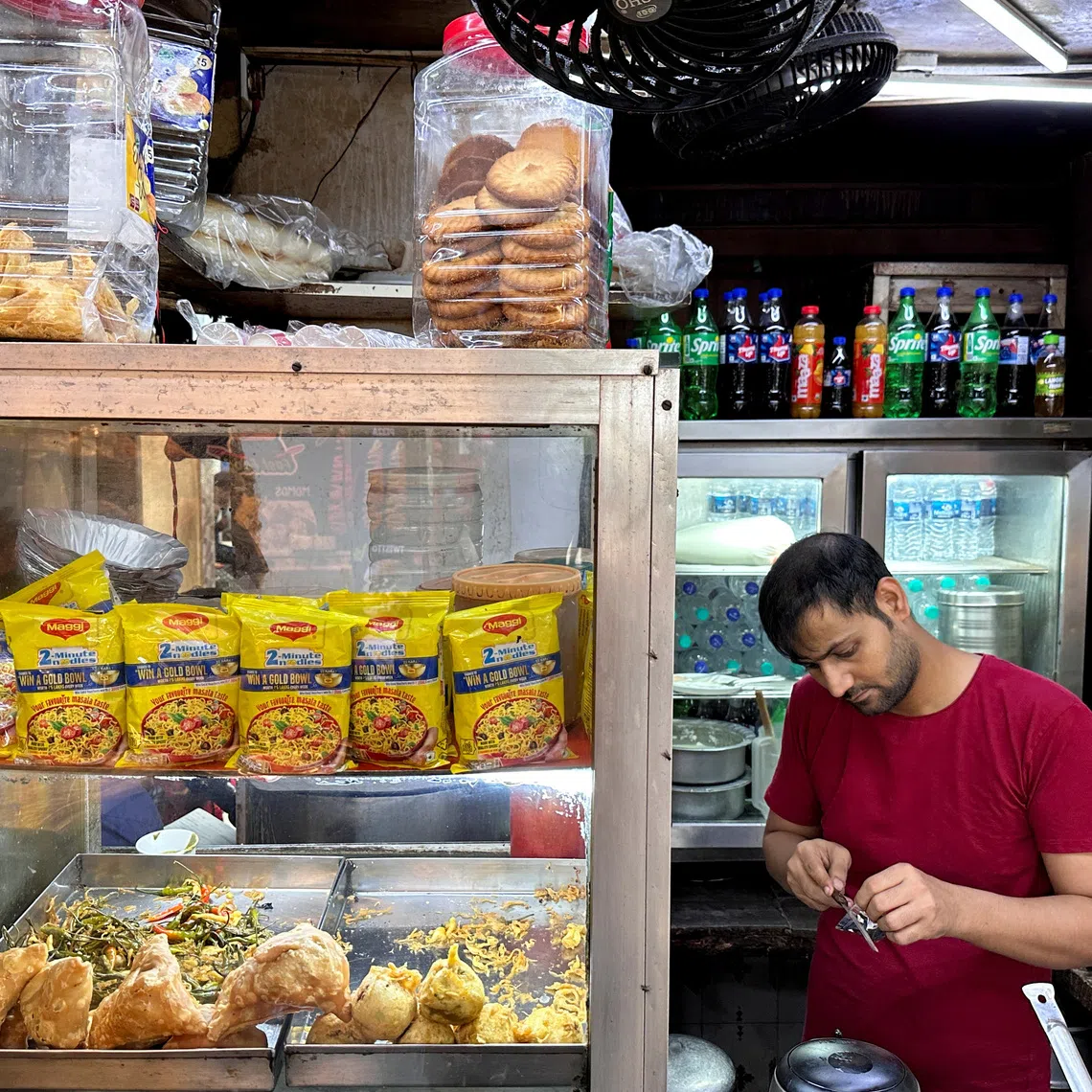 Nestle Maggi 2-Minute Noodles packets are dispayed at a food stall in Mumbai, India, August 21, 2026. Picture taken with a mobile phone. REUTERS/Francis Mascarenhas