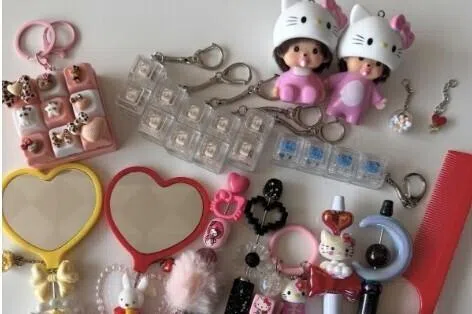 Everyday objects are transformed into personalised accessories within minutes.