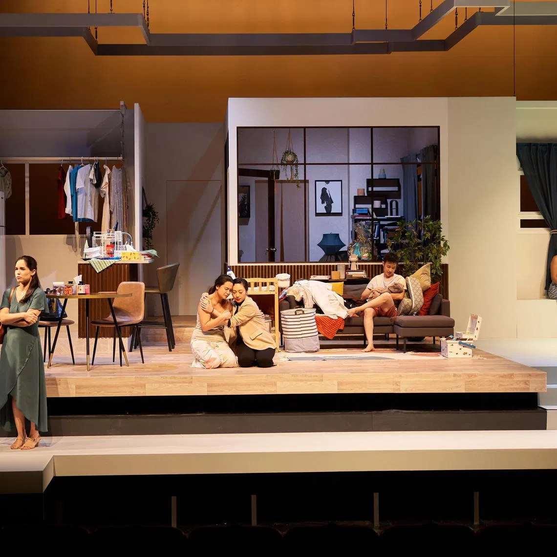 cxaward08 - Checkpoint Theatre's The Fourth Trimester. Credit: CRISPIAN CHAN 