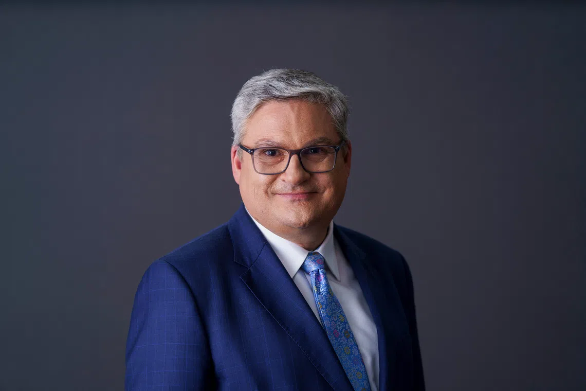 Future Fund CEO Raphael Arndt will step down at the end of 2026 after a six-year tenure to return to the private sector.