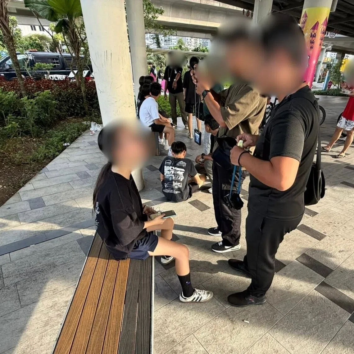 A total of six vapes and components were seized, including one vape suspected to contain etomidate. 