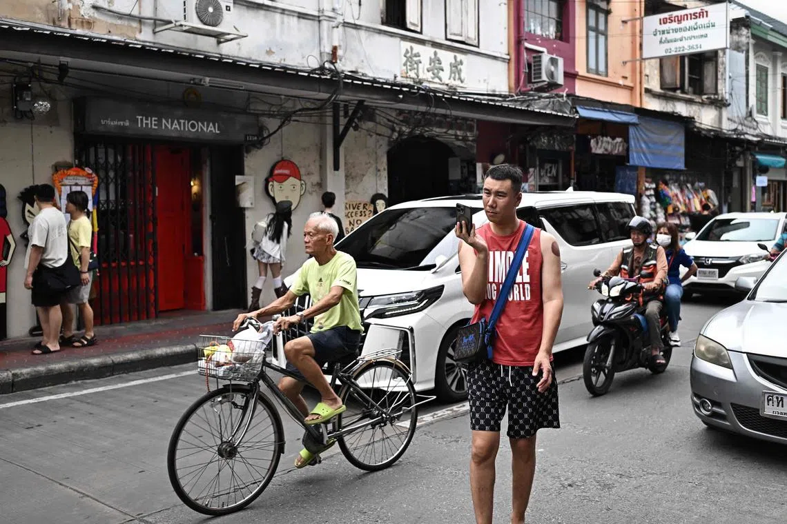 The goal is to ensure strict compliance with road safety laws, especially the mandatory helmet use for motorcyclists and their passengers.