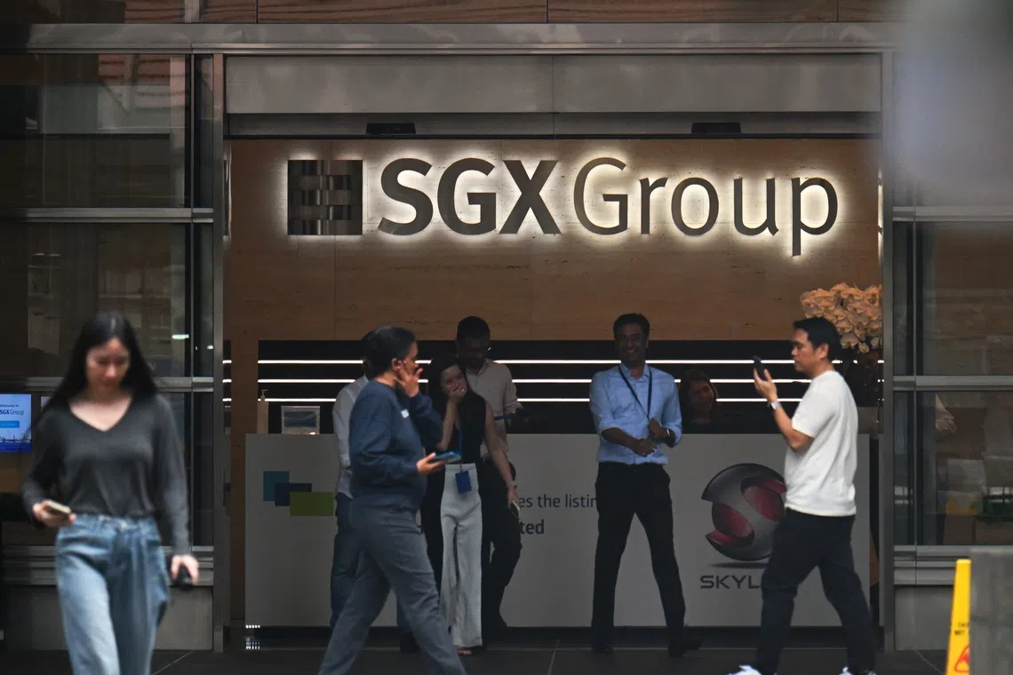 The benchmark Straits Times Index lost 0.1 per cent or 4.87 points to finish at 4,570.61.