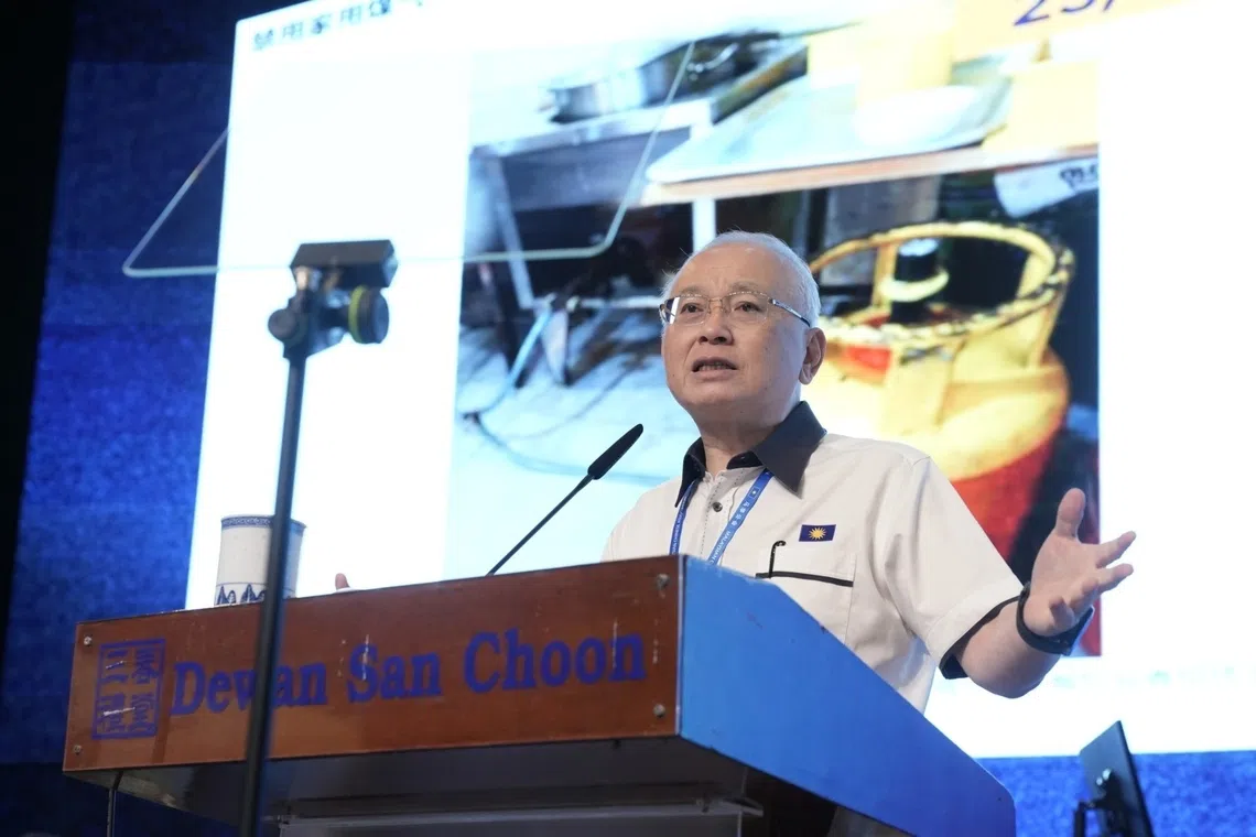 The Malaysian Chinese Association led by president Wee Ka Siong resolved at its annual general assembly on Dec 7 to end ties with the Democratic Action Party (DAP) by the next general election.