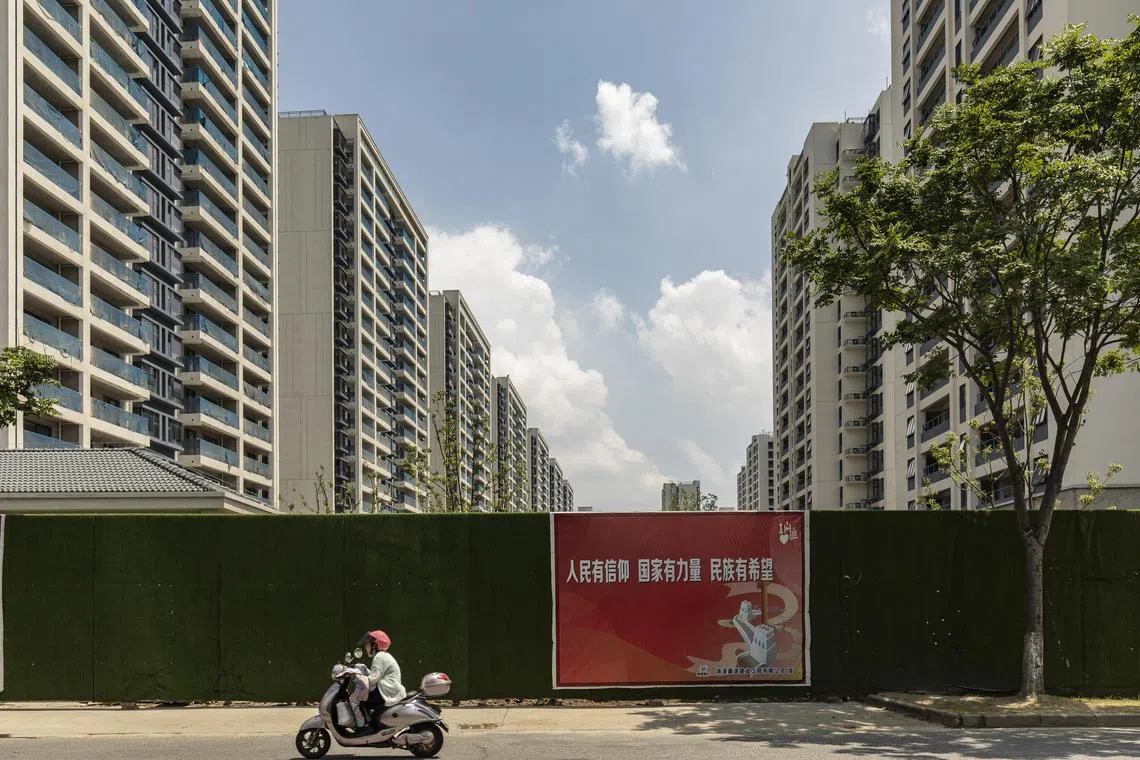 A residential complex being built by the troubled developer Country Garden, in Nantong, China on Aug. 19, 2023. A financially troubled firm has stopped paying investors, risking panic and testing the Chinese government’s resolve to take on debts from its property crisis. (Qilai Shen/The New York Times)