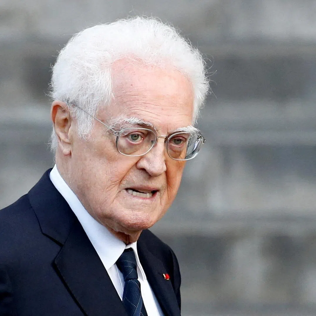 FILE PHOTO: Former French Prime Minister Lionel Jospin  arrives to attend the funeral for late French President Jacques Chirac at the Saint-Sulpice church during a national day of mourning in Paris, France, September 30, 2019.  REUTERS/Pascal Rossignol/File Photo