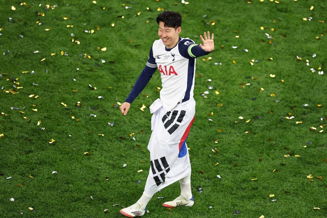 FILE PHOTO: Soccer Football - Europa League - Final - Tottenham Hotspur v Manchester United - San Mames, Bilbao, Spain - May 21, 2025   Tottenham Hotspur's Son Heung-min celebrates winning the Europa League REUTERS/Juan Medina/File Photo
