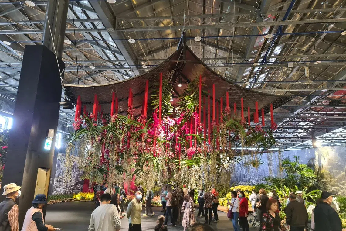 alwpower - Pavilion display modelled after a traditional chinese roof structure at the 20th Taiwan International Orchid Show.

CREDIT: Albert Wai