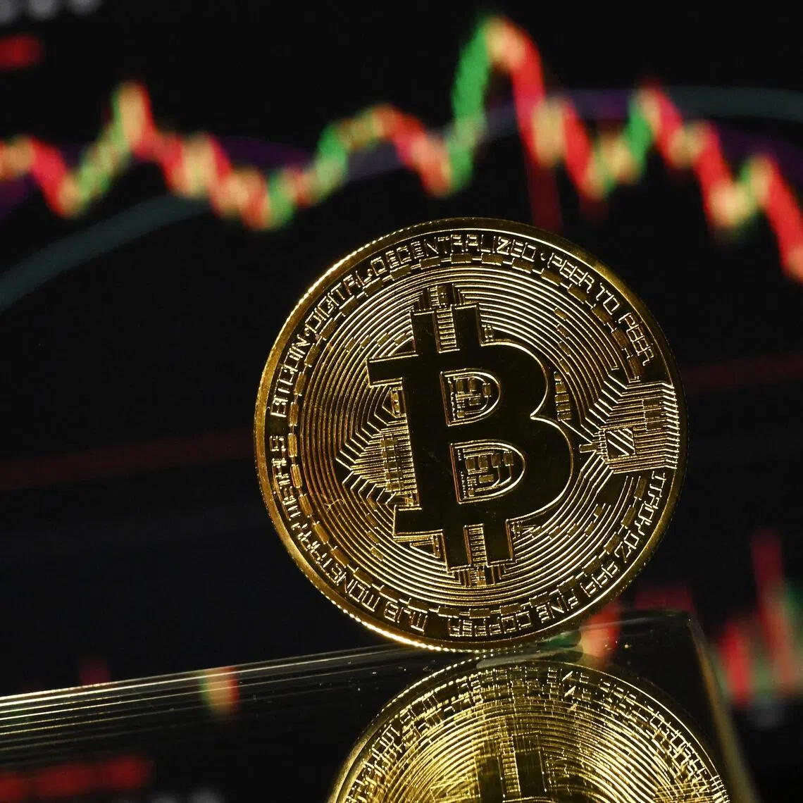Bitcoin fell, trading near US$86,000 after a selloff, potentially its worst month since 2022, despite institutional adoption.