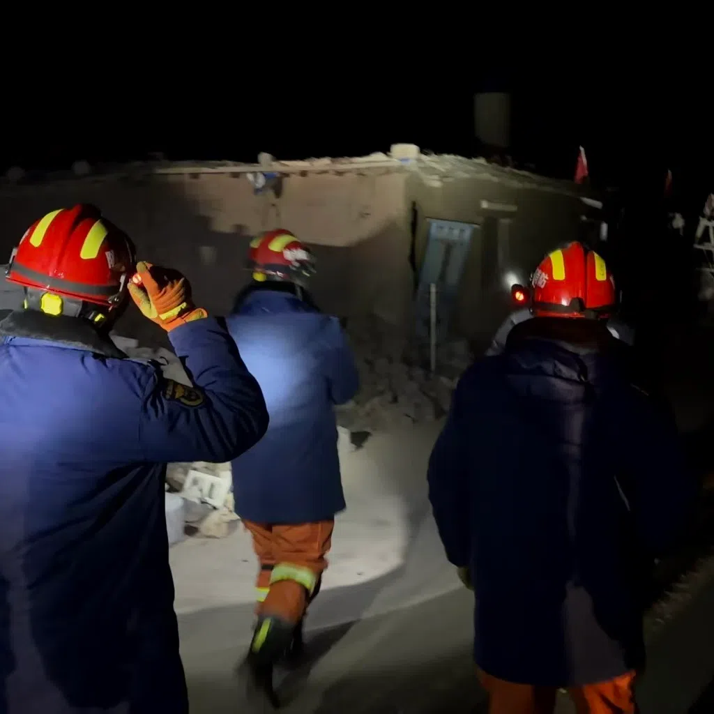 More than 300 police officers including traffic and community police personnel were sent to the epicentre to carry out rescue and emergency relief work.