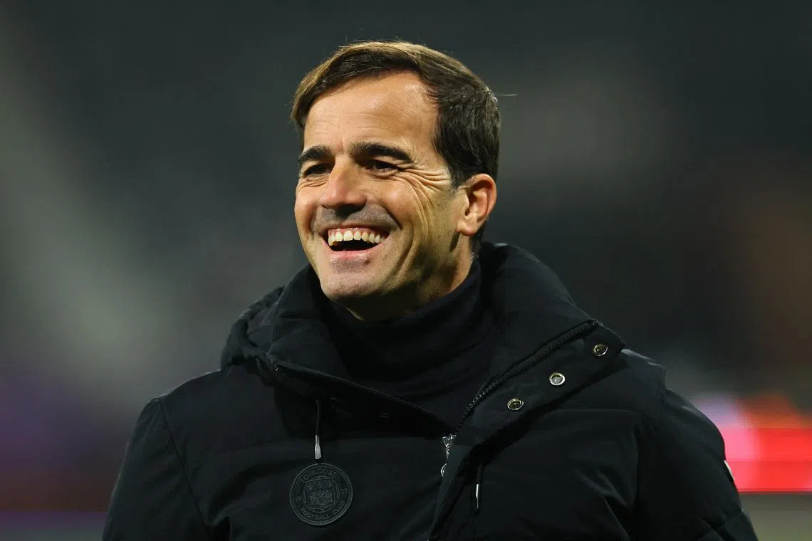 FILE PHOTO: Soccer Football - Ligue 1 - Toulouse v RC Lens - Stade de Toulouse, Toulouse, France - January 2, 2026 Toulouse coach Carles Martinez Novell before the match REUTERS/Manon Cruz/File Photo