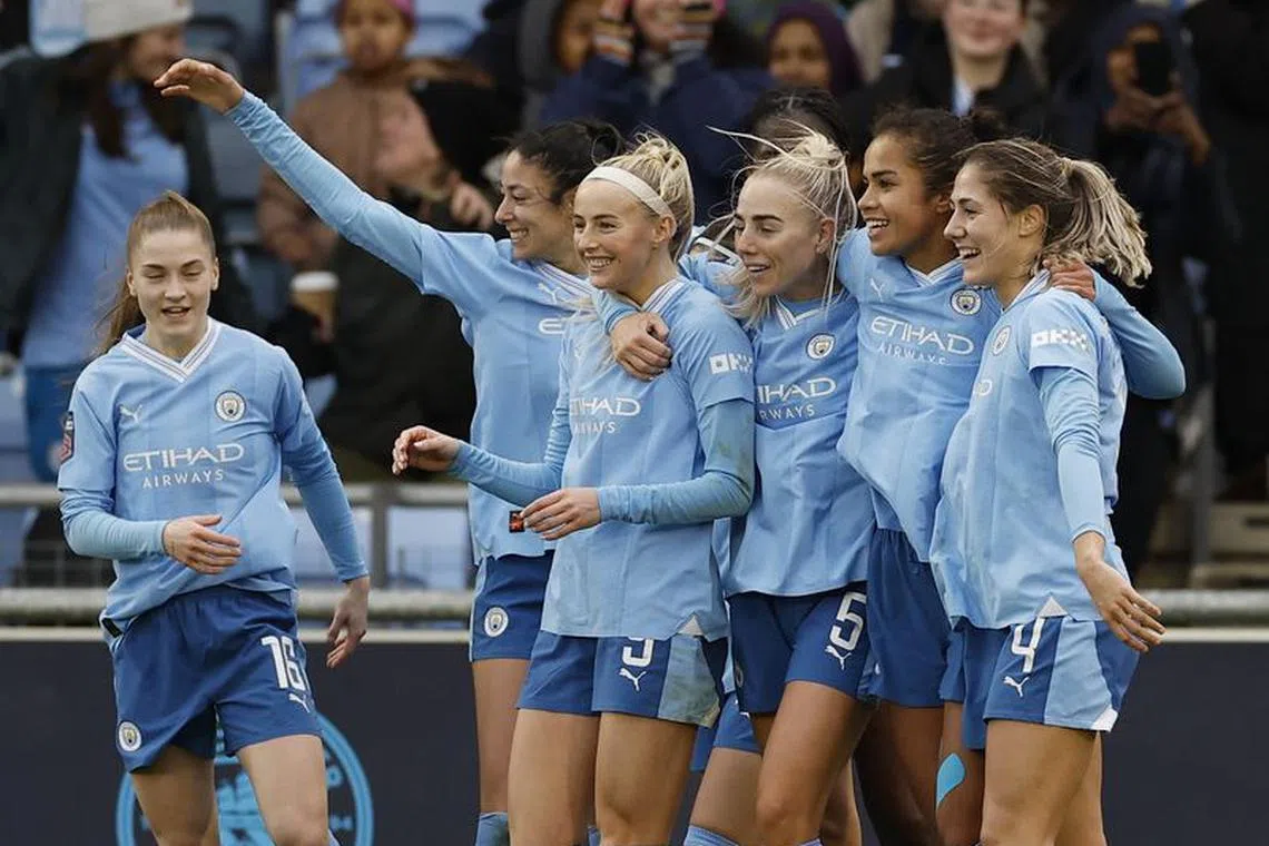 Soccer Football - Women's Super League - Manchester City v Leicester City - Manchester City Academy Stadium, Manchester, Britain - February 4, 2024 Manchester City's Chloe Kelly celebrates scoring their second goal with teammates Action Images via Reuters/Jason Cairnduff/File Photo