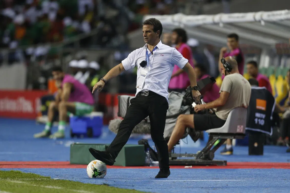 FILE PHOTO: Football Soccer - African Cup of Nations - Semi Finals - Burkina Faso v Egypt- Stade de l'Amitie - Libreville, Gabon - 1/2/17 Burkina Faso coach Paulo Jorge Duarte  Reuters / Amr Abdallah Dalsh Livepic/File Photo