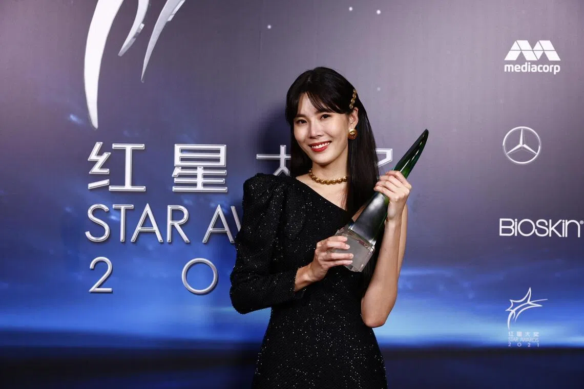 Carrie Wong after winning the Top 10 Most Popular Female Artistes prize at the Star Awards in 2021.