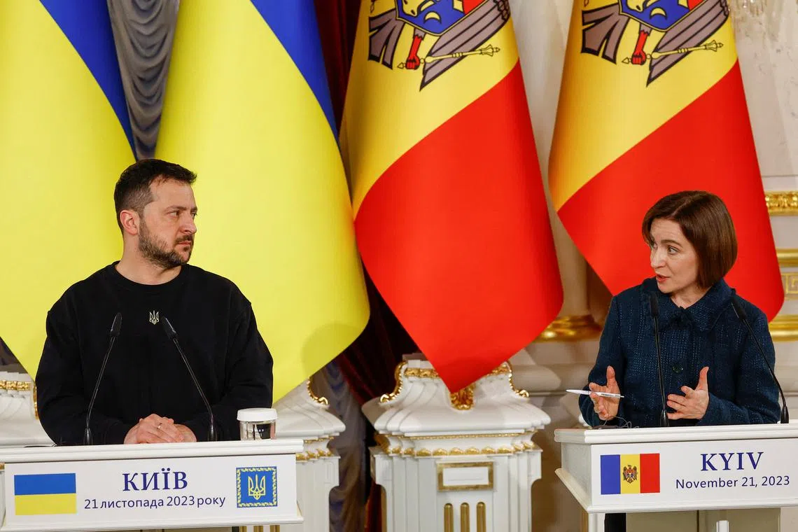 FILE PHOTO: Ukraine's President Volodymyr Zelenskiy and Moldova's President Maia Sandu attend a joint press conference with President of the European Council Charles Michel, amid Russia's attack on Ukraine, in Kyiv, Ukraine November 21, 2023. REUTERS/Valentyn Ogirenko/File Photo