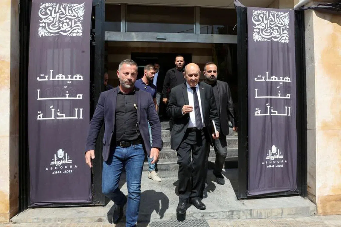 FILE PHOTO: Former French foreign and defence minister Jean-Yves Le Drian is seen leaving after meeting with Head of Hezbollah&#039;s parliamentary bloc Mohammad Raad, in Beirut suburbs, Lebanon July 27, 2023. REUTERS/Mohamed Azakir/File Photo
