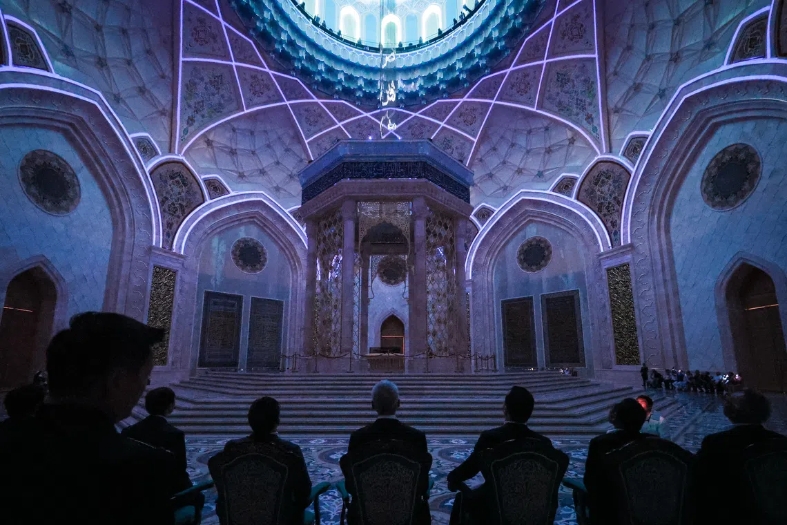 Senior Minister Lee Hsien Loong and the Singapore delegates visited the Islamic Civilisation Centre in Tashkent, a new complex dedicated to showcasing Uzbekistan’s Islamic history, scholarship and cultural heritage.