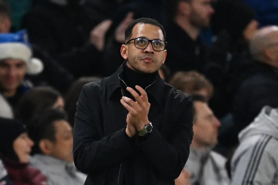 Soccer Football - Carabao Cup - Semi Final - First Leg - Chelsea v Arsenal - Stamford Bridge, London, Britain - January 14, 2026 Chelsea manager Liam Rosenior REUTERS/Dylan Martinez